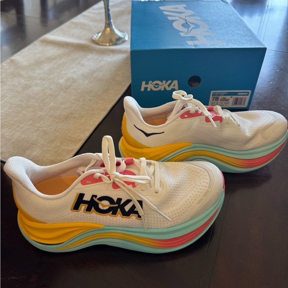 Hoka Skyward X new, never worn and in box - Picture 3 of 5